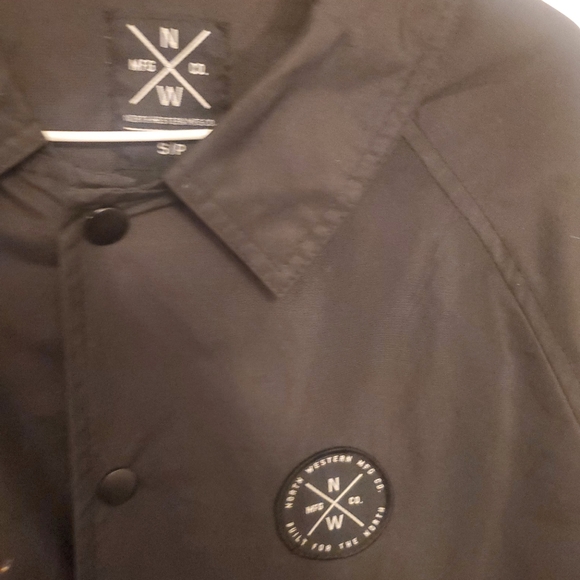 black jacket - Picture 2 of 3